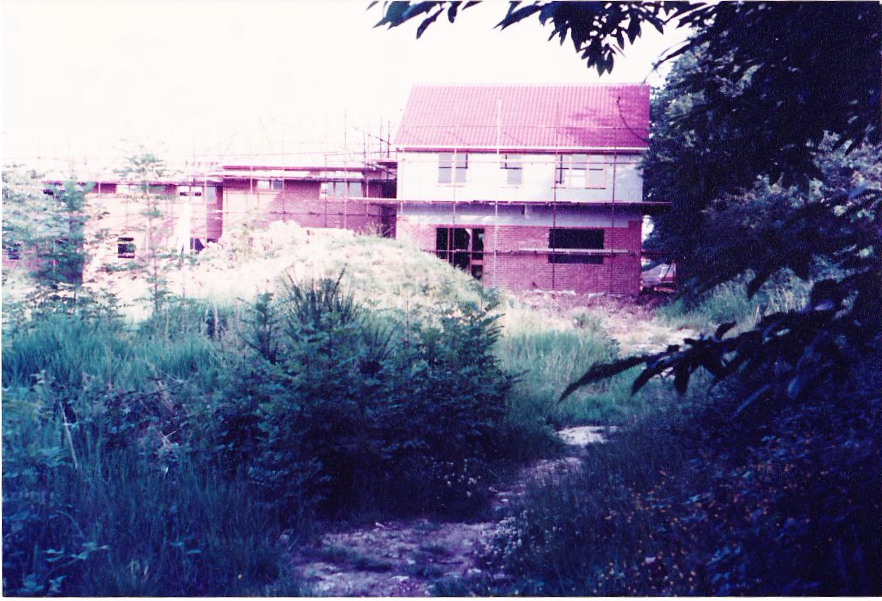 When was The Goldings/The Platters Built? Photo of Building The Goldings Rainham in 1980